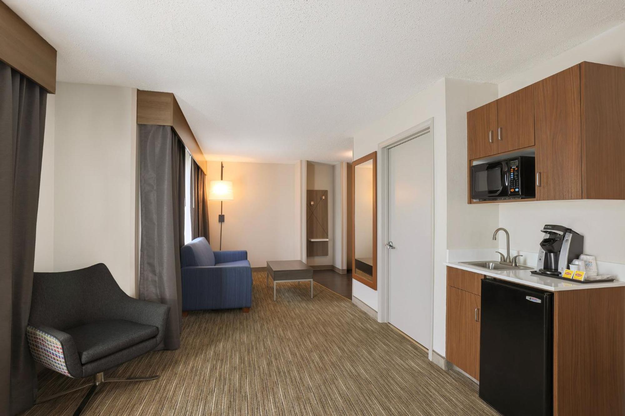 Holiday Inn Express Hotel & Suites Raleigh North - Wake Forest By Ihg Exterior foto